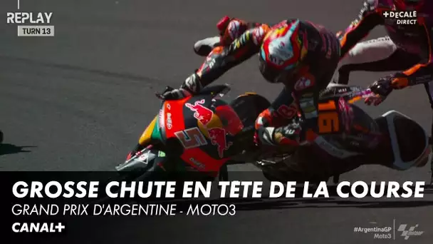 Incroyable chute entre Jaume Masiá et Andrea Migno - Grand Prix d'Argentine - Moto3