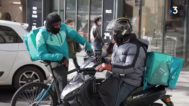 Nantes : les deux-roues à moteur interdits dans le centre-ville piétonnier à partir de lundi