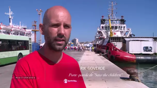 MEDITERRANEO - Sauvetage des migrants par les équipes de l'Aquarius en Italie