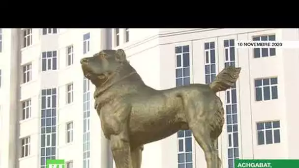 Une immense statue en or en hommage au berger d'Asie centrale inaugurée au Turkménistan