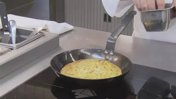 La recette traditionnelle des röstis revisitée par Stéphane Décotterd. ABE-RTS