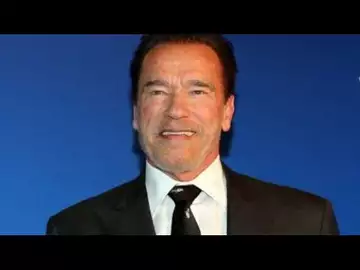 Arnold Schwarzenegger lance un t-shirt avec son âne et son poney pour récolter des fonds