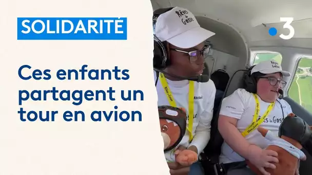 Ces enfants partagent un tour en avion et apprennent à accepter les différences