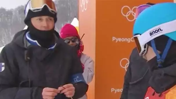 Insolite : ce coach tricote en regardant ses athlètes courir aux JO de Pyeongchang