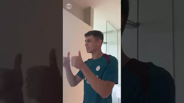 « Très bien » ❤️💙 Quand Gabriel Moscardo découvre sa chambre au Campus PSG. 👀