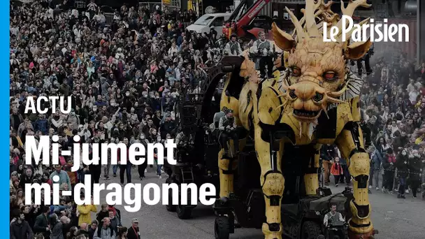 A Toulouse, la parade de Long Ma, une créature chinoise jument-dragonne, impressionne