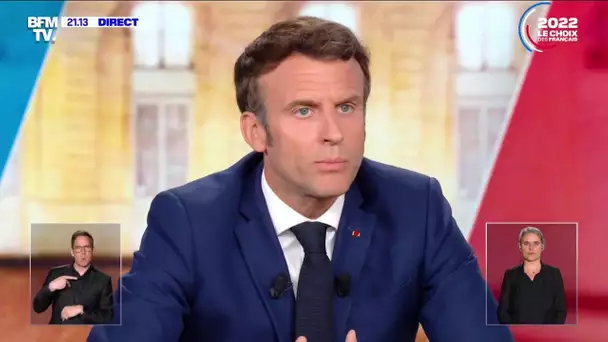 Emmanuel Macron à Marine Le Pen: "Dans vos 22 mesures, il n'y a même pas le mot 'chômage'"