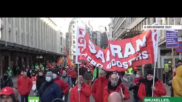 Bruxelles : les syndicats défilent contre le gel des salaires et la hausse des prix de l'énergie