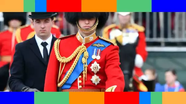 Prince William en tenue  quelques jours avant le Jubilé de la Reine, il participe à un événement tr