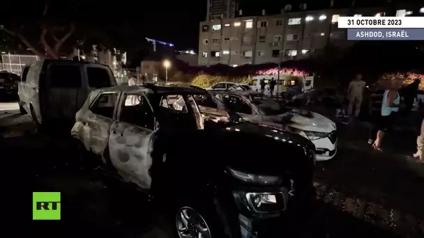 Véhicules incendiés à la suite d'une attaque contre la ville israélienne d'Ashdod