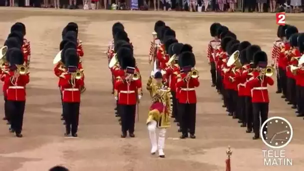 TELEMATIN - Sans Frontière - Les chapeaux Poils de La Couronne Britannique