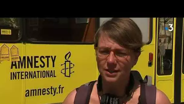 Le bus d&#039;Amnesty International est de passage en Normandie