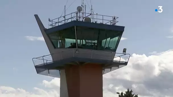 Annecy : une centaine de manifestants devant l'aérodrome pour dénoncer les nuisances sonores