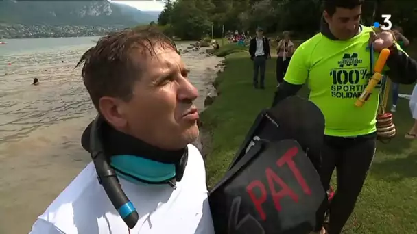 Il plonge en apnée dans le lac d'Annecy pour "donner son souffle à ceux qui en manquent"