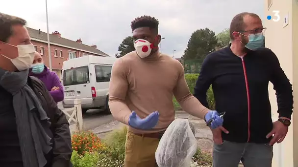 À Grande-Synthe, Raphael Tranché, champion de boxe. a décidé d'aider la population.