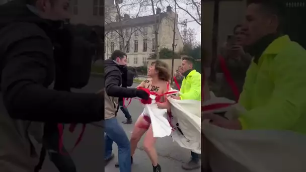 L'action des Femen lors d’une marche contre l’avortement