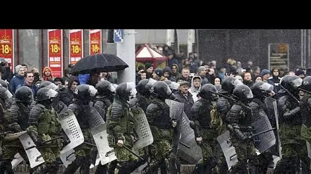 Bélarus: des centaines de manifestants interpellés