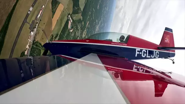 Les acrobates du ciel en stage de voltige aérienne dans le Lot