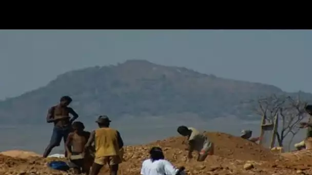 Ils lâchent tout pour se lancer dans les mines de saphirs