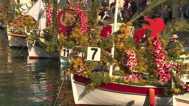 Le combat naval fleuri réunit 25 pointus à Villefranche-sur-Mer