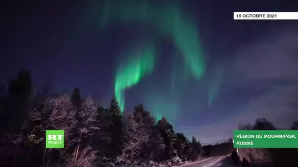 Russie : une aurore boréale spectaculaire filmée dans la région de Mourmansk