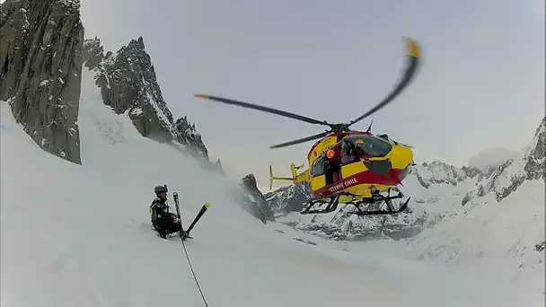 DANGER en Haute Montage : en plein hiver, ils chutent dans une immense crevasse