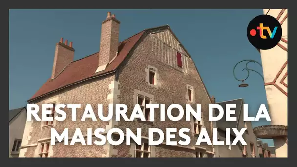 Stéphane Bern venu inaugurer la maison des Alix, à Gien, restaurée grâce au Loto du patrimoine