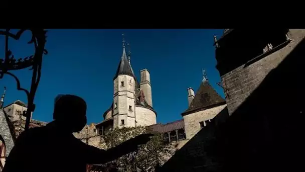 France : un village se bat pour sauver son château victime d'une imposture