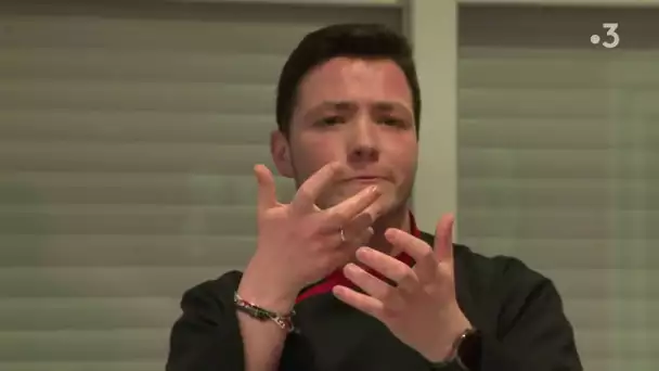 Rouen : il réalise des vidéos de cuisine... en langue des signes