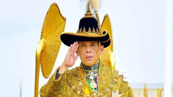 Le roi de Thaïlande sans pitié : son fils de 15 ans privé de sa mère depuis 2014