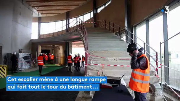 Visite de chantier de la future Cité des vins de Beaune, avant l'inauguration le 13 mai 2023