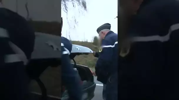 Les gendarmes ne s’attendaient pas à tomber sur ça… #shorts