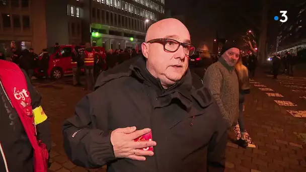 Retraites aux flambeaux à Lille : "Il est pas question que la réforme des retraites passe en l'état"