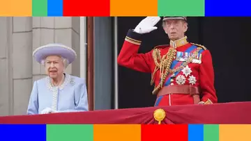 Prince Harry à Buckingham  cette présence feutrée derrière Elizabeth II que personne ne soupçonnait