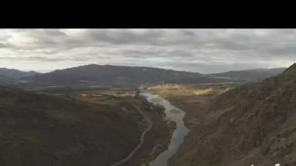 Nouvelle Zélande, Ile du Sud : reflets à la surface d'une rivière