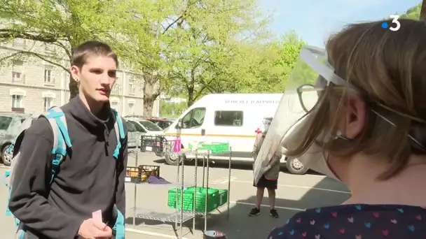 Besançon : Des étudiants confinés reçoivent l'aide de la Croix Rouge et Banque Alimentaire