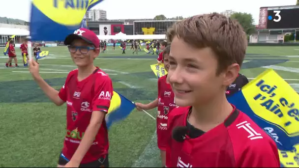 Tour de France : la figure animée des jeunes rugbymen d'Oyonnax (Ain)