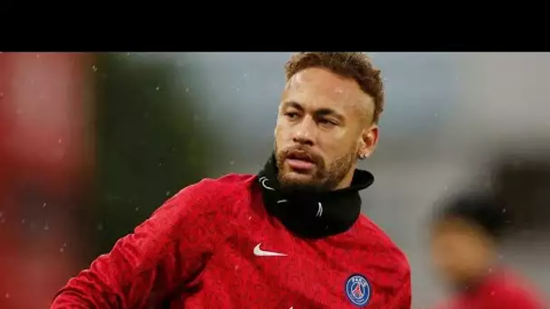 Neymar violemment insulté par un journaliste qui pensait qu’il n’était pas à...