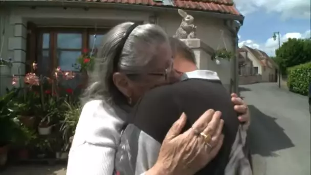 Frère et soeur, ils se rencontrent 61 ans plus tard...