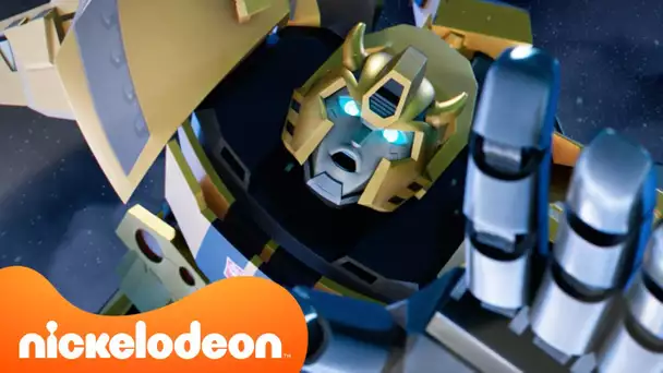 Transformers : EarthSpark | La poursuite en voiture de Bumblebee ! 🏎 | Nickelodeon France