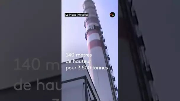 #Dynamitage de la cheminée, de 140 m de haut, d'une ancienne centrale thermique EDF en Moselle
