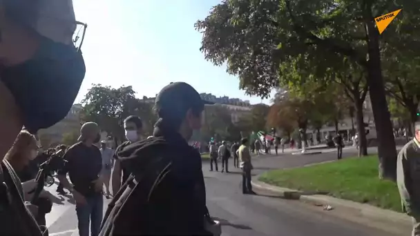 🔴 Les Gilets jaunes défilent de nouveau à Paris après des mois de confinement