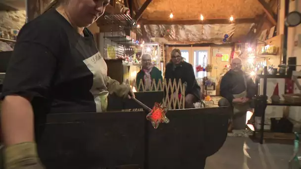 Corrèze : la souffleuse de verre d'Uzerche à l'heure de Noël