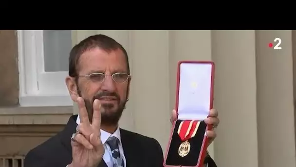 Les Beatles Ringo Starr anobli par le prince William