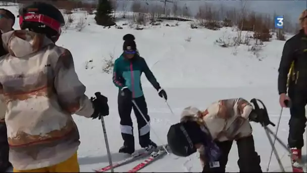 Ariège : la championne de ski de bosses, Perrine Laffont,  avec ses jeunes fans