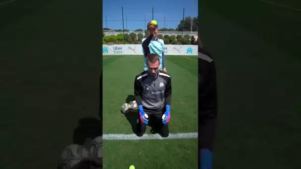 𝐂𝐨𝐚𝐜𝐡 𝐂𝐞𝐧𝐠𝐢𝐳 🇹🇷 teste les réflexes de 𝐏𝐚𝐮 𝐋𝐨𝐩𝐞𝐳 🤣🧤