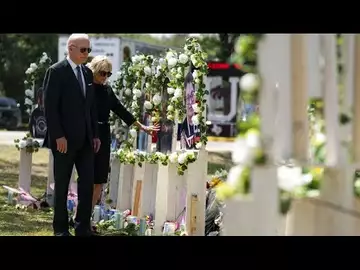Texas : Joe Biden se recueille sur les lieux de la tuerie