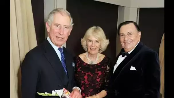 Le roi Charles dit que « la vie ne sera plus la même » sans Barry Humphries dans son discours au mém