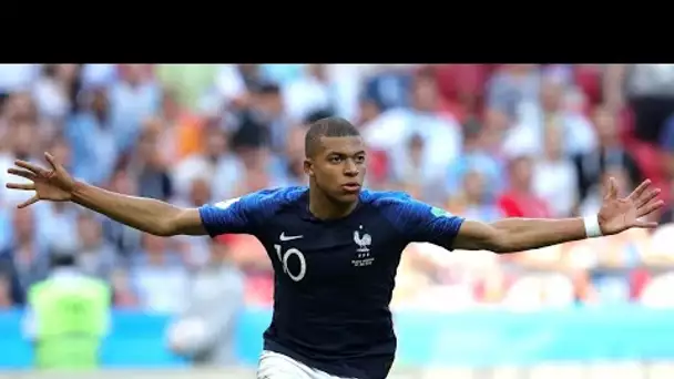 Kylian Mbappé célibataire ? Le footballeur bien accompagné pendant ses vacances !