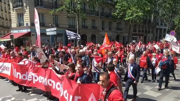 A Paris, salariés et patrons d&#039;Arkéa réclament leur indépendance